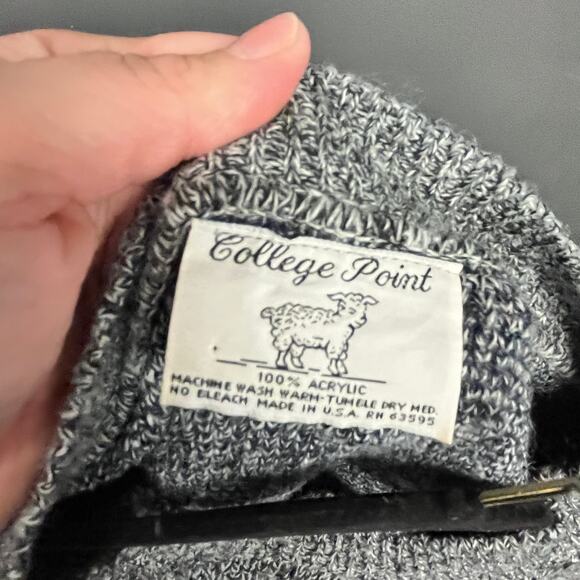 Vintage S/M Women's College Point 1980s graphic knit crew neck sweater Gray Red - Picture 3 of 3